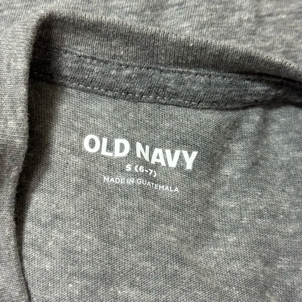 Old Navy Youth Boy Size Small (6-7) Charcoal Gray Shirt With Spaceship Image
